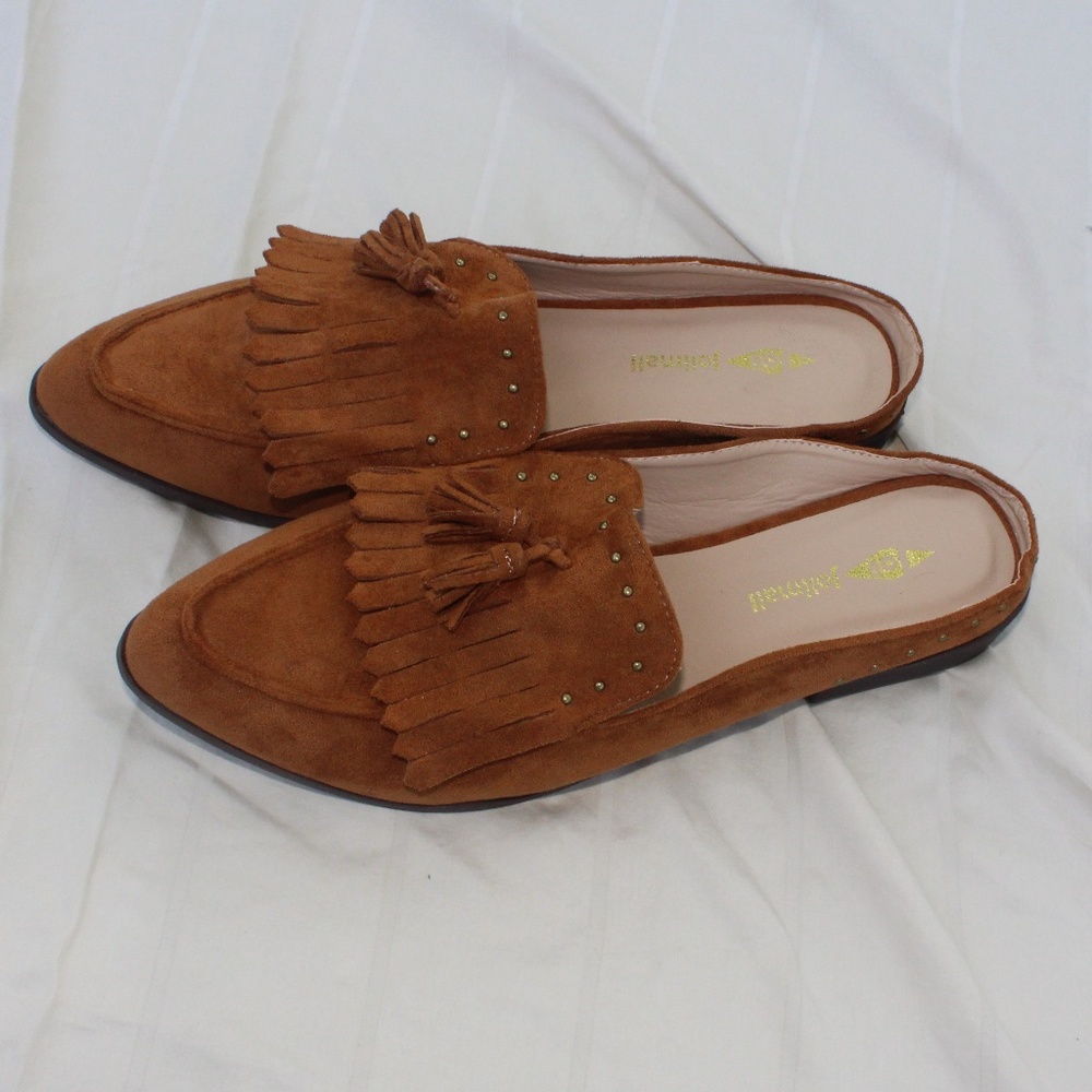 Beautiful Suede Mules w Tassel- Oli Jolimall Sz 11(fits like a 10)